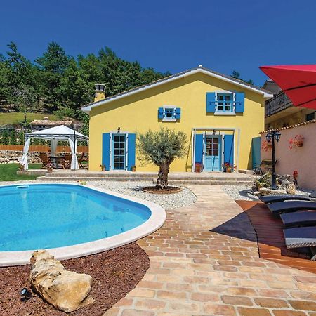 Stunning Home In Jurdani With Wifi Mucici エクステリア 写真