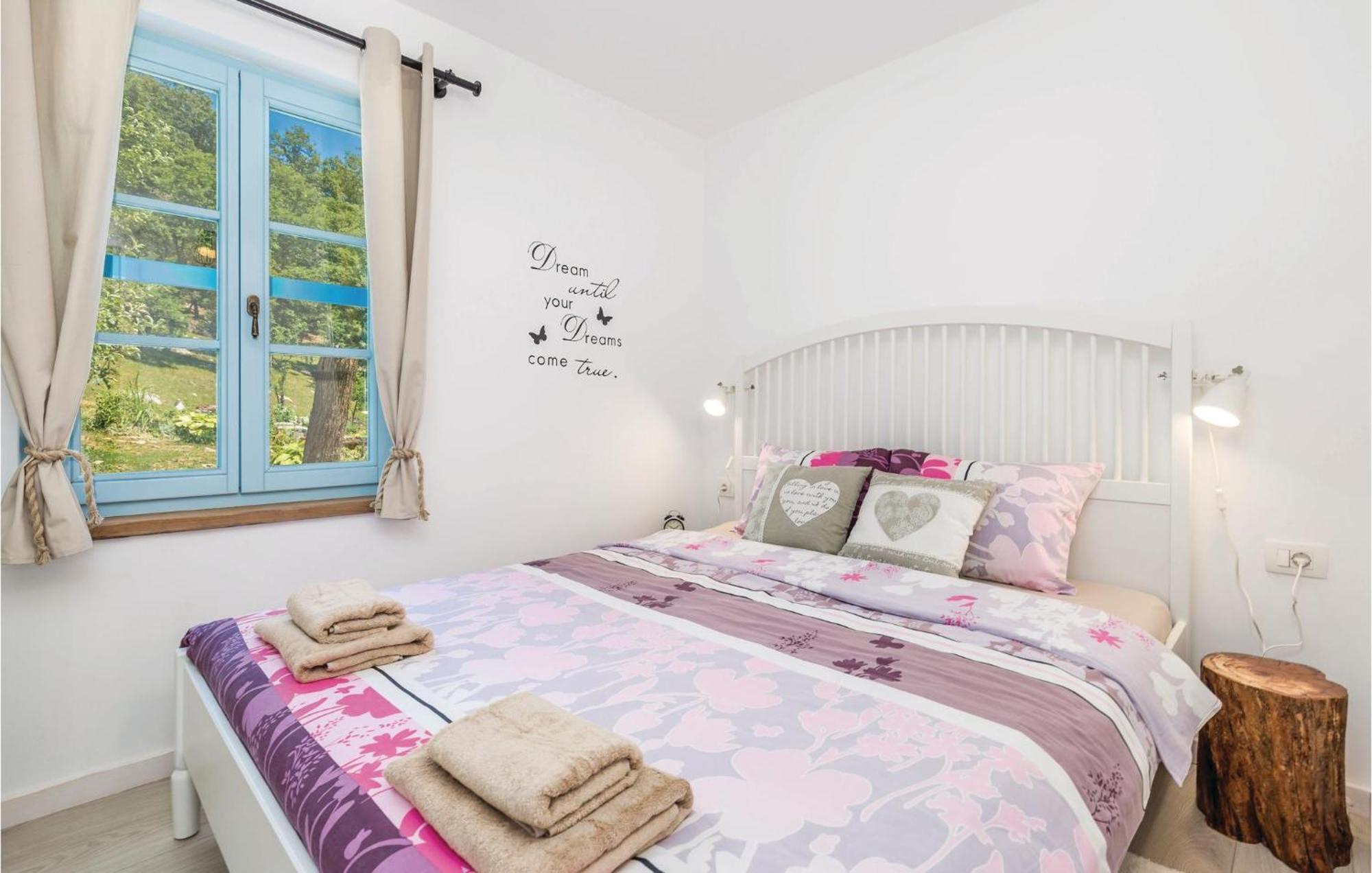 Stunning Home In Jurdani With Wifi Mucici エクステリア 写真